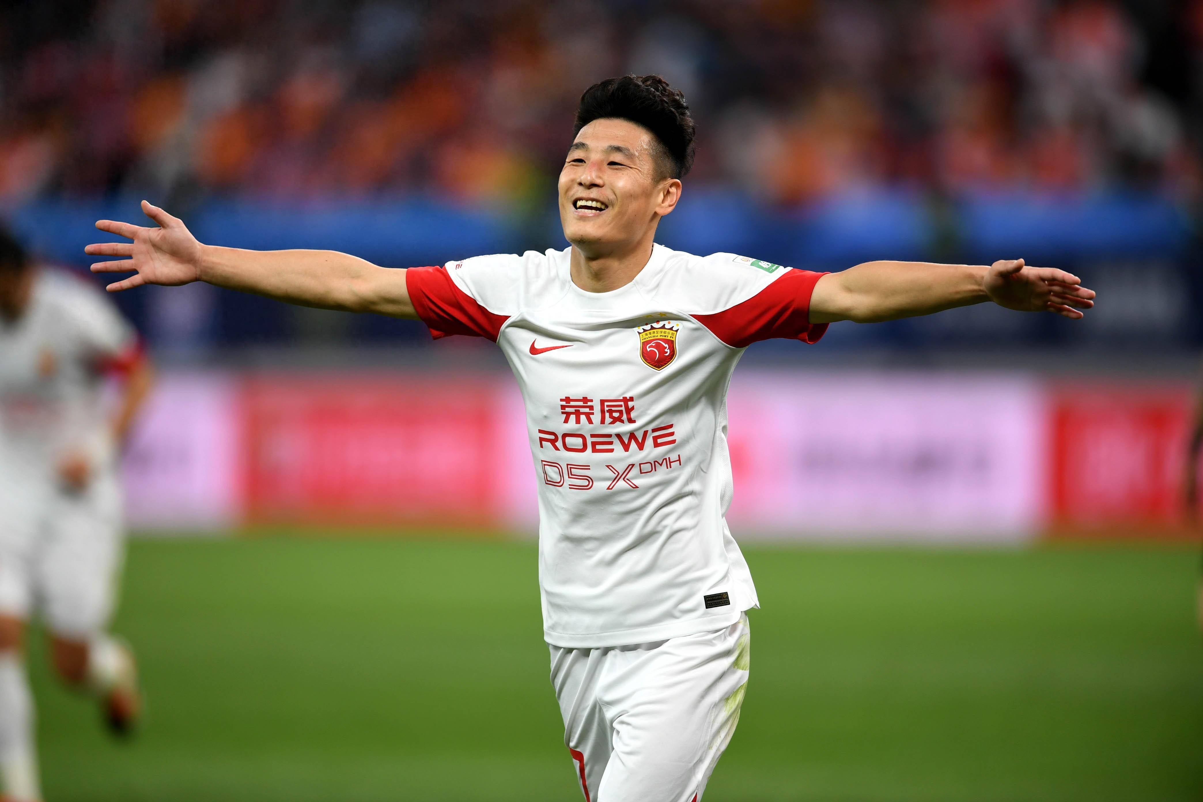 包含武磊错失单刀球，阿贾克斯门将神勇扑救成最大功臣！的词条